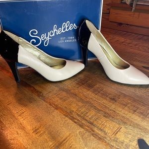 Women’s heels two tone 7 1/2